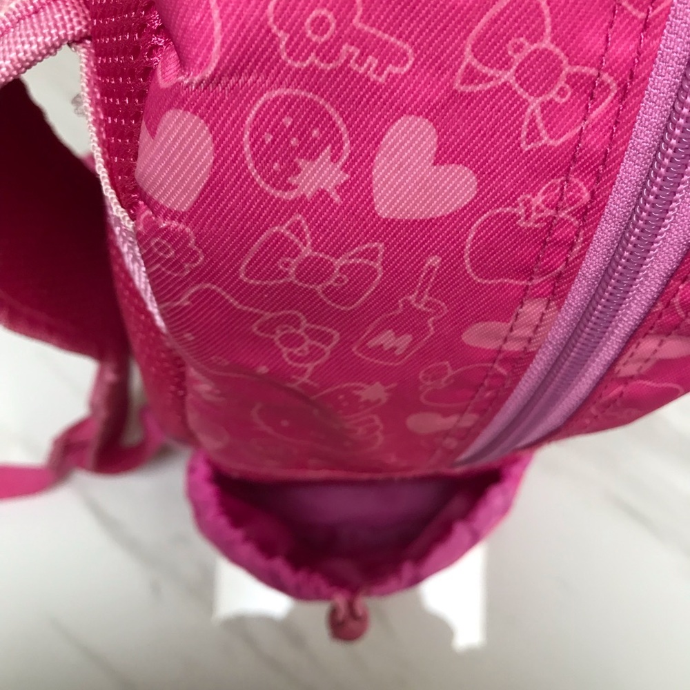 Large Hello Kitty Backpack - Picture 12 of 15